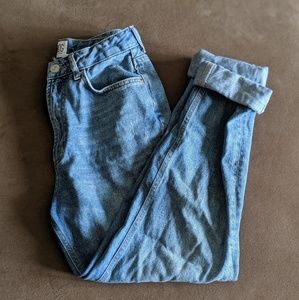 ❤️❤️FLASH SALE ♥️♥️BDG Mom Jeans